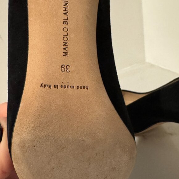 Manolo Blahnik Size 39 black pumps - Picture 8 of 11